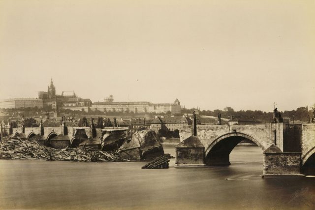 Jindřich Ekert: Karlův most po povodni roku 1890 | foto: Muzeum hlavního města Prahy