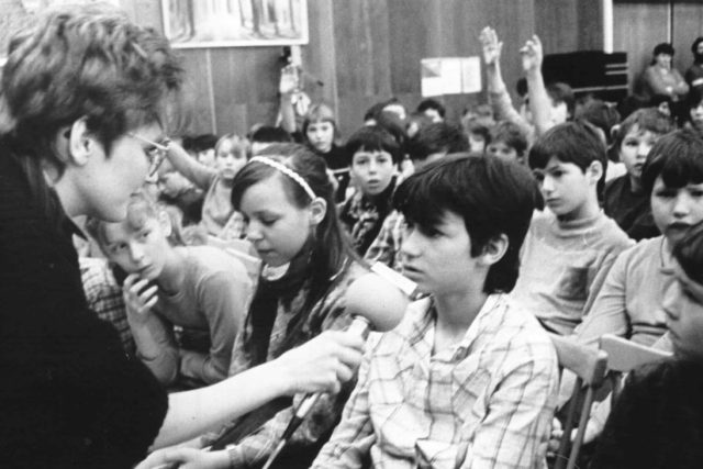 Nahrávání pořadu Domino ve Volyni na Šumavě  (19. 2. 1988) | foto: autor neznámý,  Archivní a programové fondy Českého rozhlasu